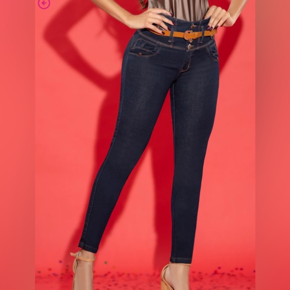 Jeans 100% Colombianos 
Moldeadores de cintura y gluteos 
Muy buen precio